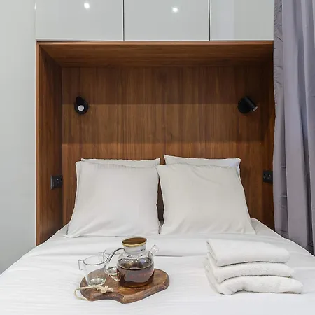 Апартаменти Stylish Urban For 3 *